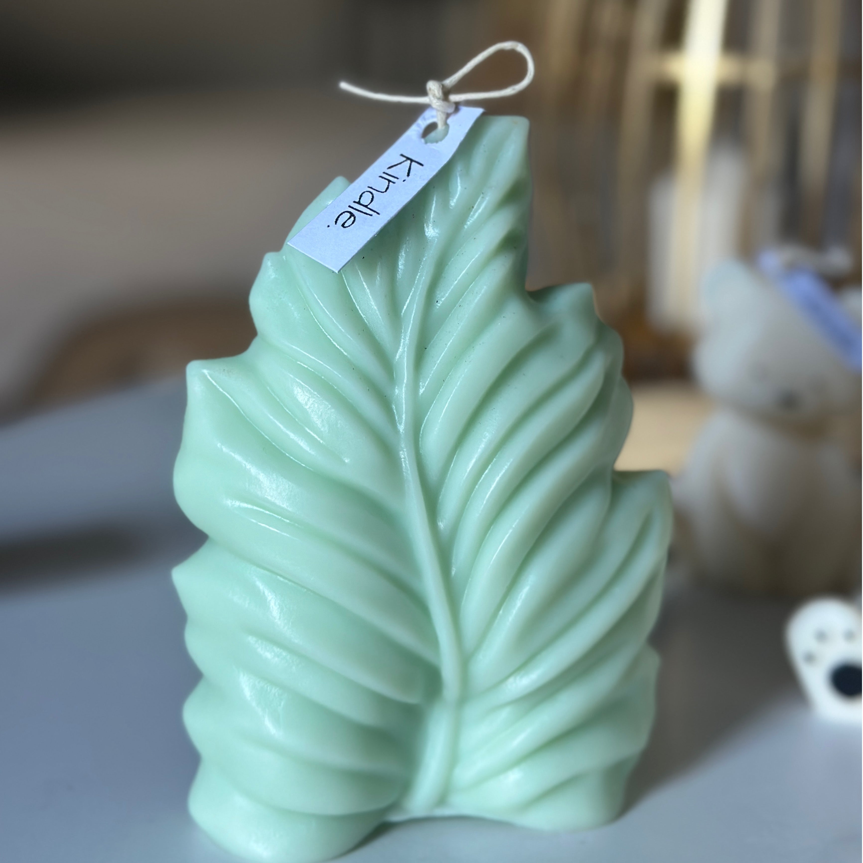 Leaf candle