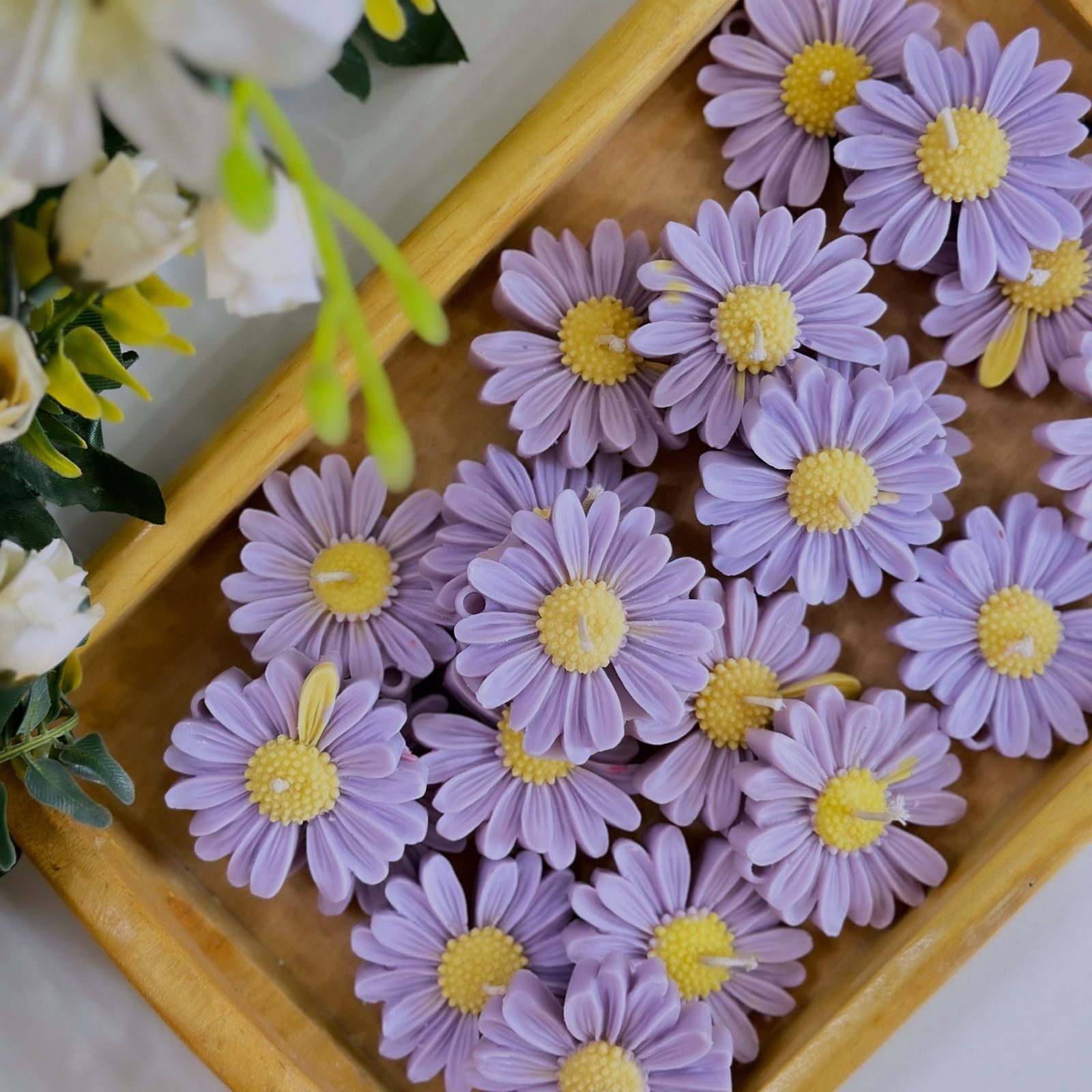 Daisy Candle